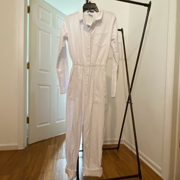 BRAND NEW WHITE MODERN UTILITY JUMPSUIT - Picture 2 of 5